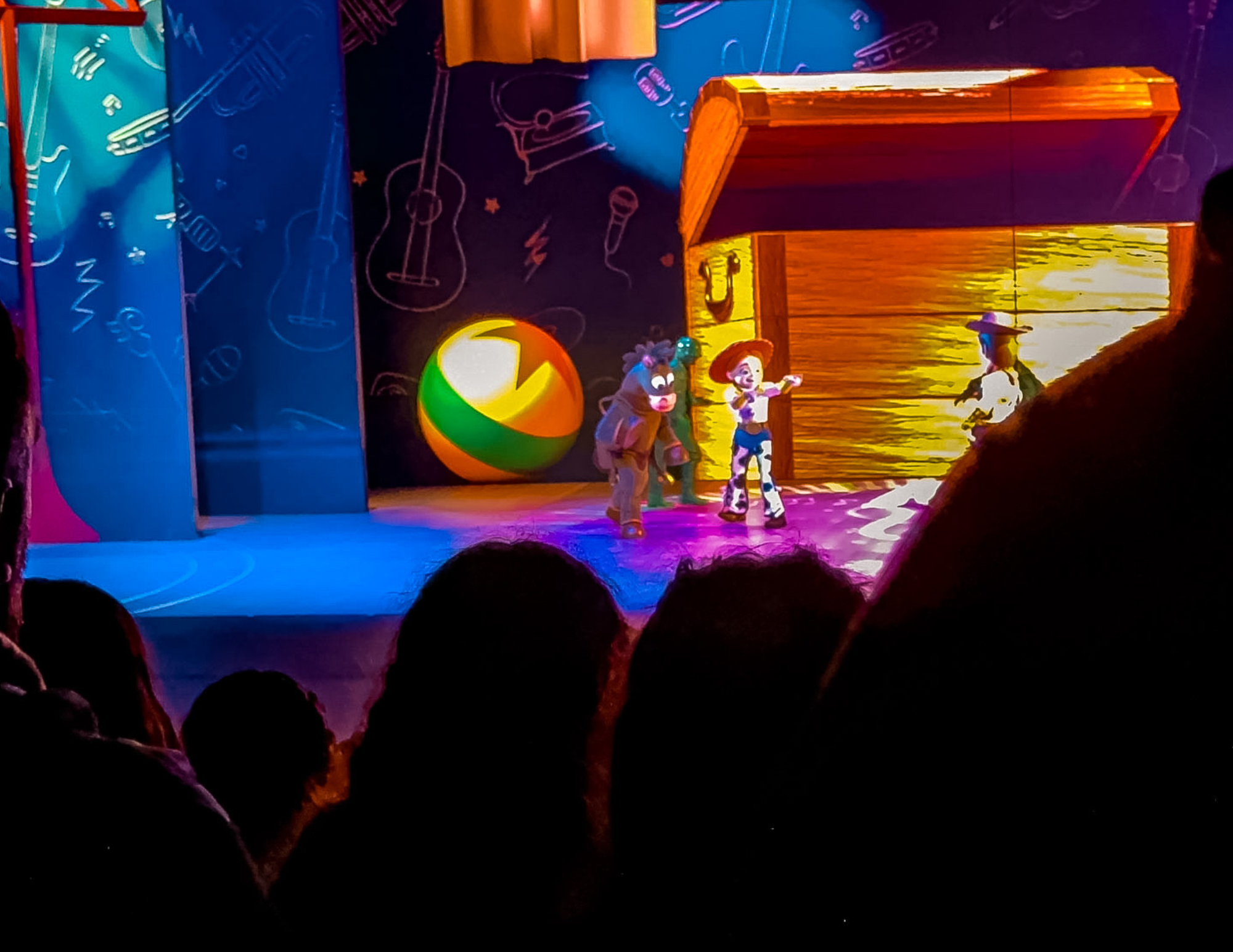 Disneyland Paris Guide (5).png